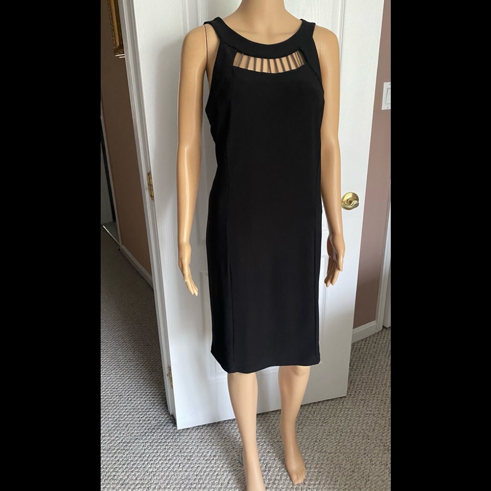 Open Shoulders Black Dress - Picture 2 of 6
